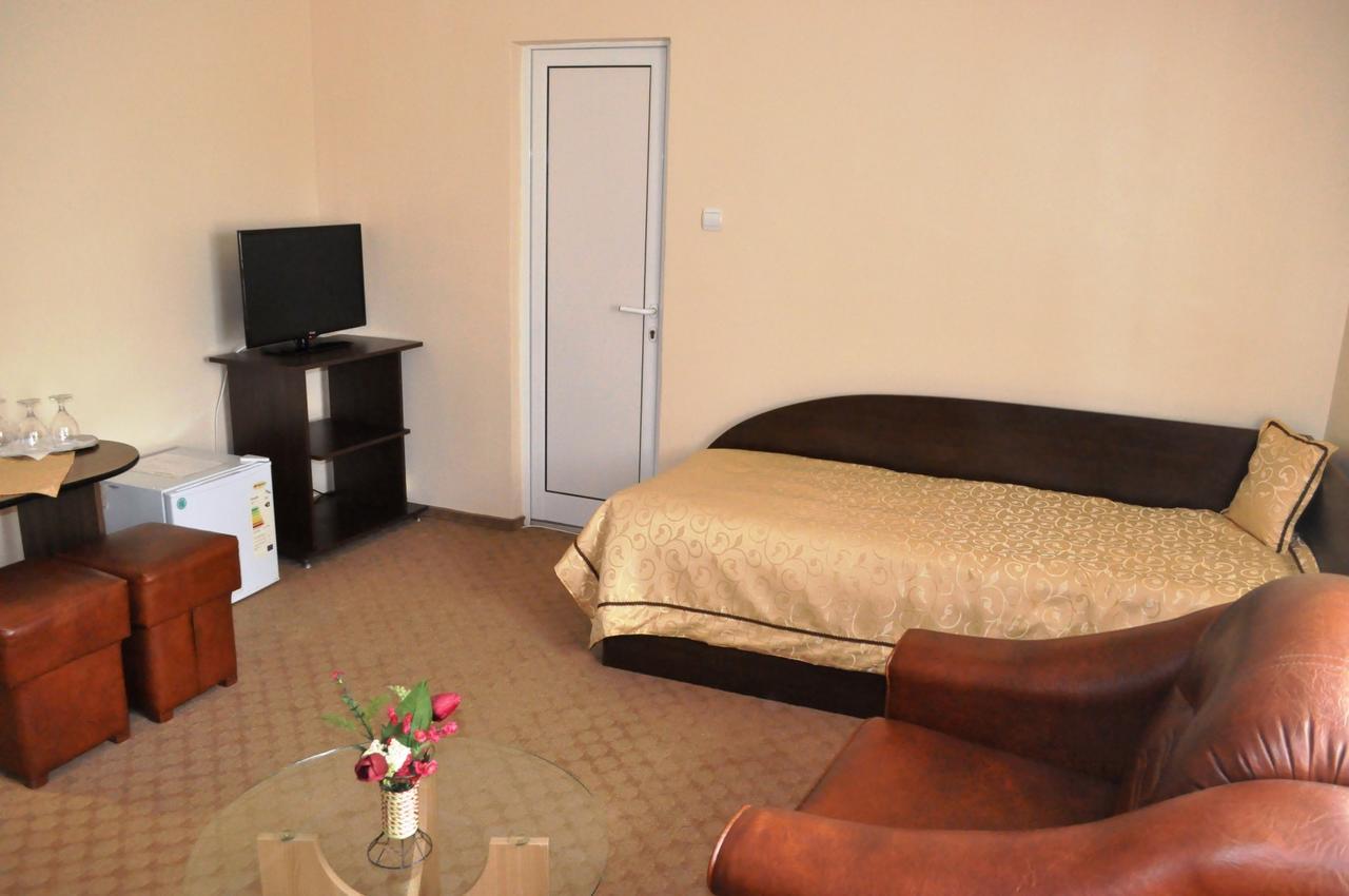 Hotel Andrei Cîmpia Turzii Buitenkant foto