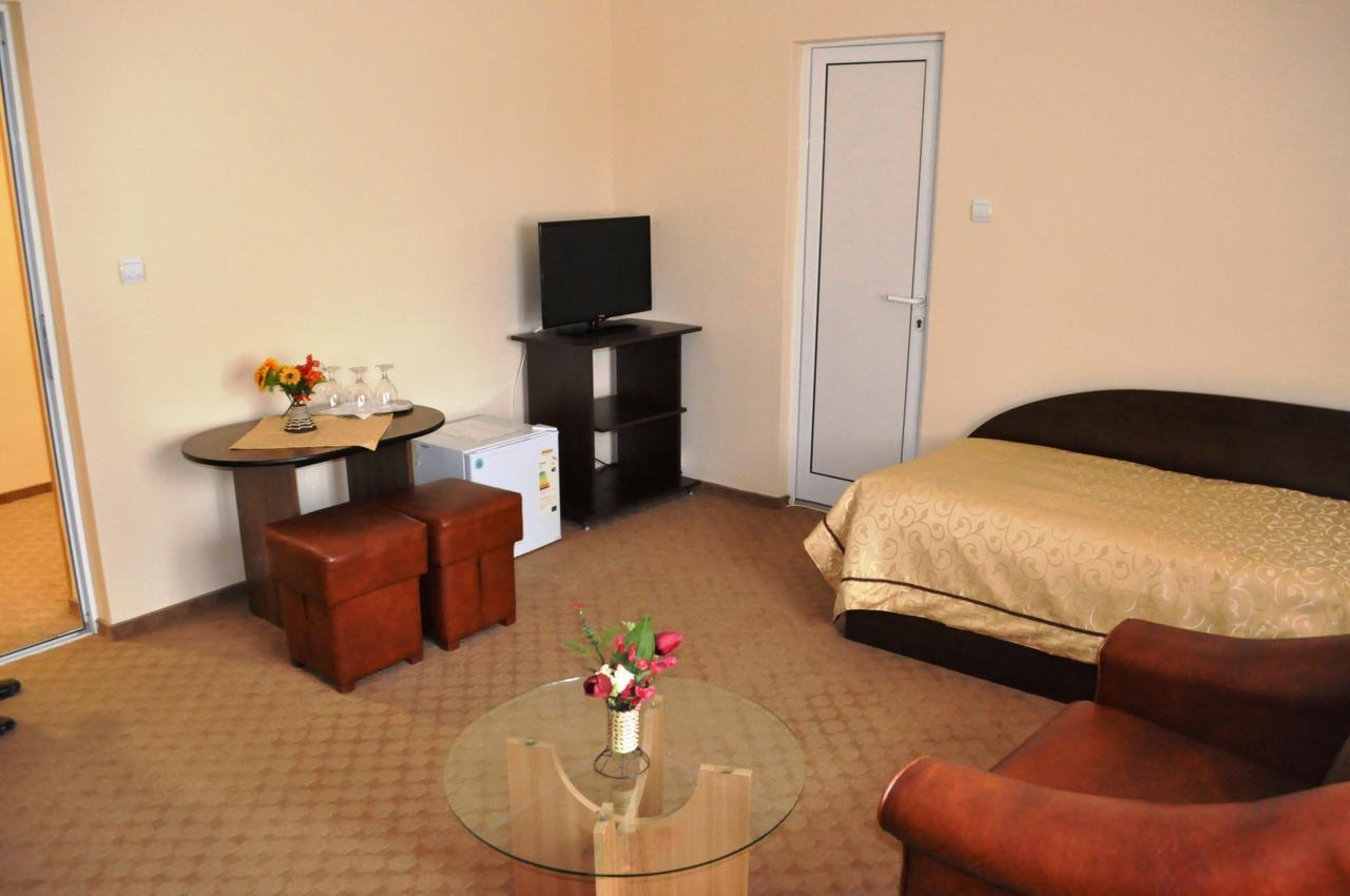 Hotel Andrei Cîmpia Turzii Buitenkant foto
