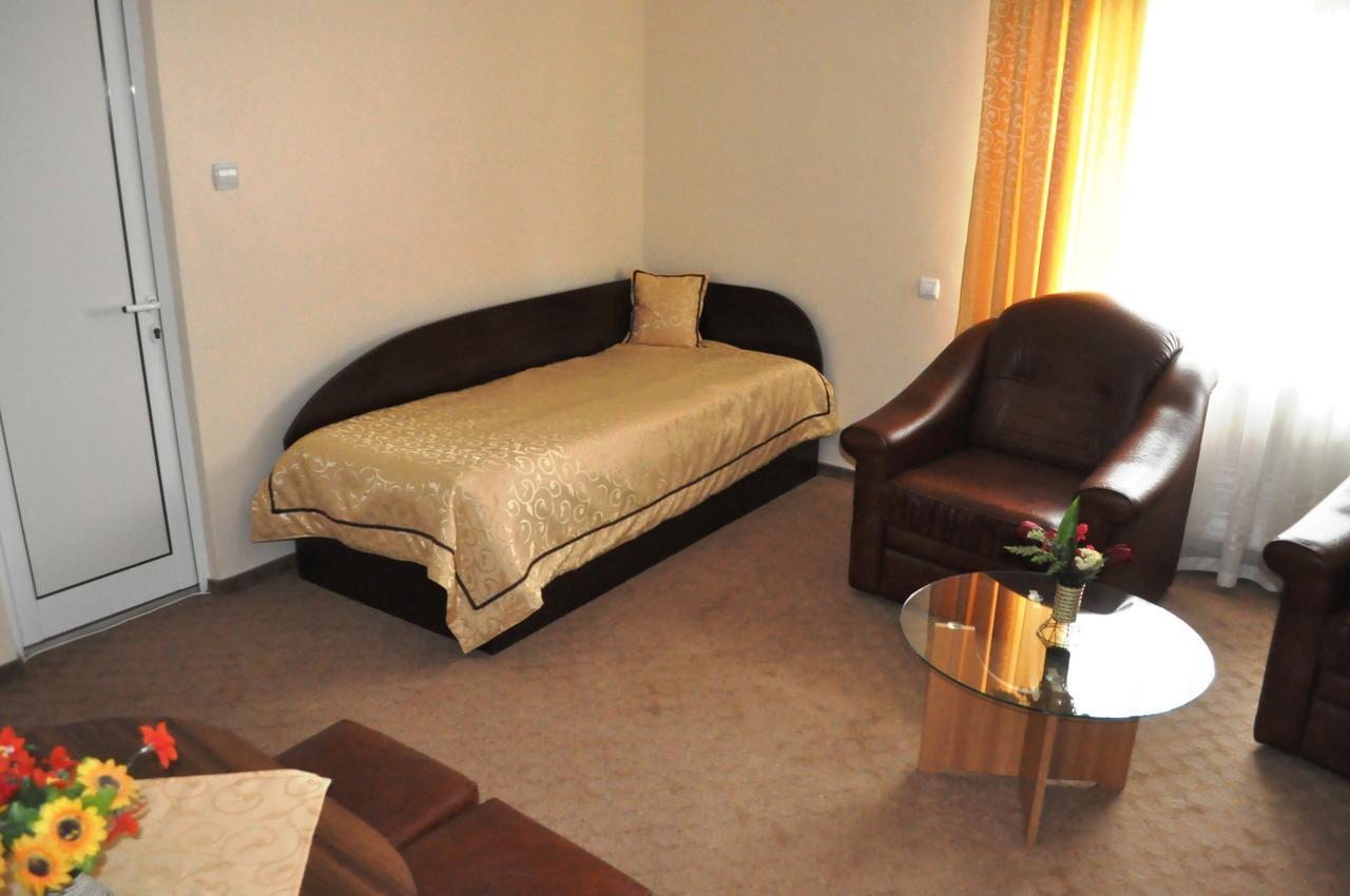 Hotel Andrei Cîmpia Turzii Buitenkant foto