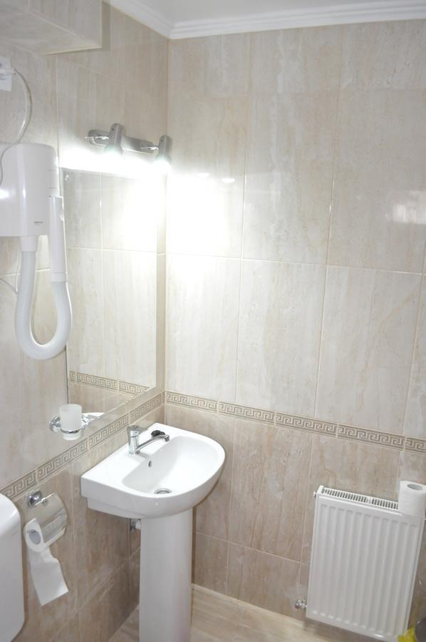 Hotel Andrei Cîmpia Turzii Buitenkant foto